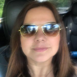 Meet your Posher, Marcela